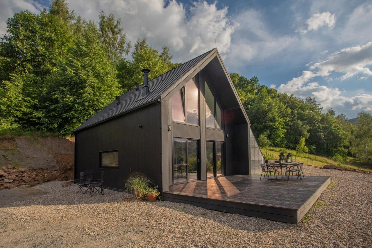 Czarny domek w górach Pieszyce Exterior foto